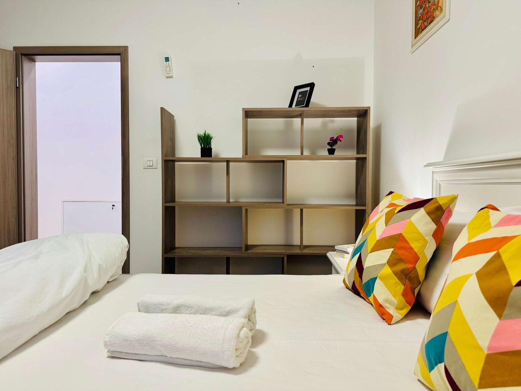 Apartament Joy Nemoianu 13a-8 *